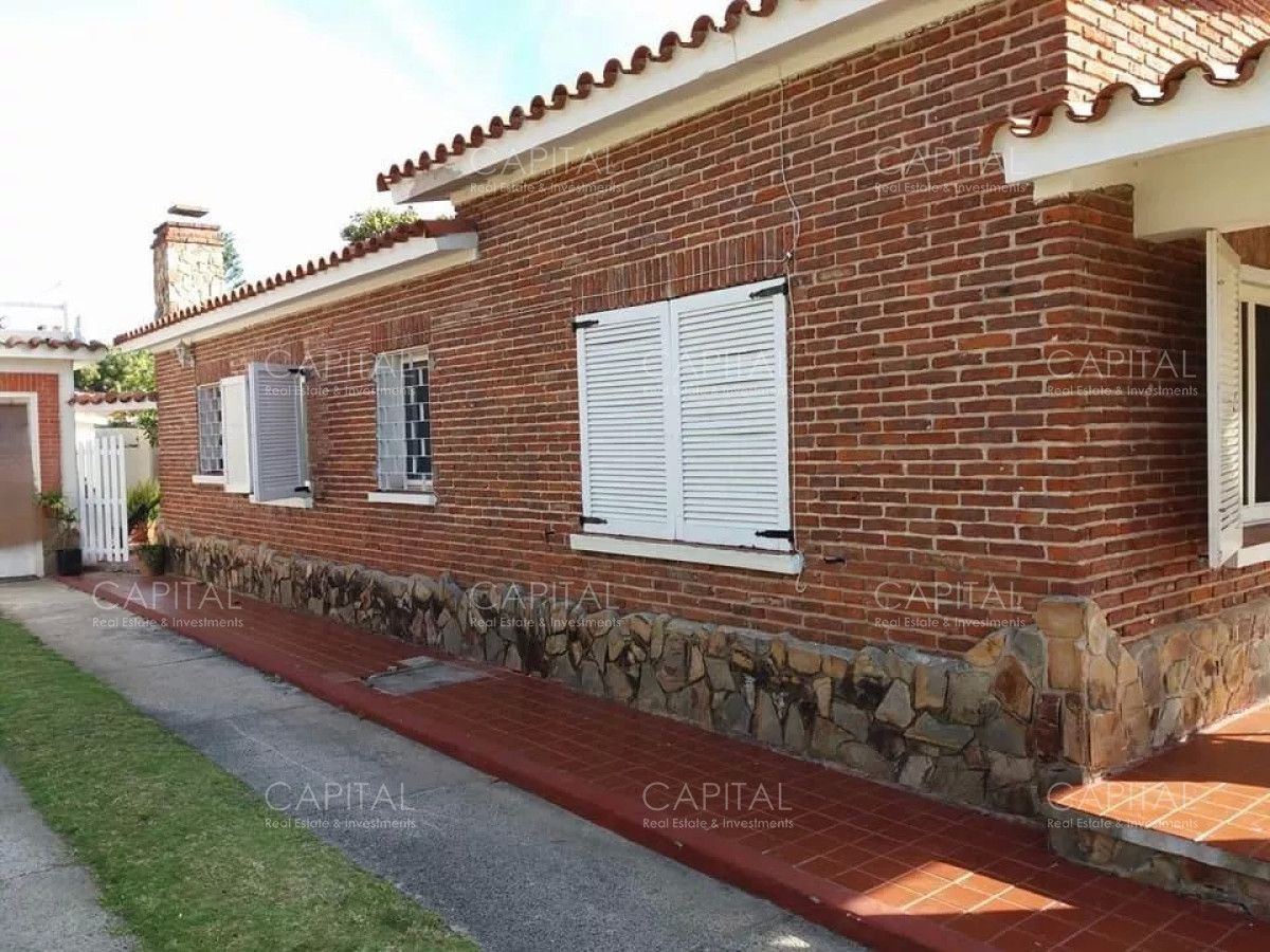Casa ID.35714 - Casa a 100 metros del mar con tres dormitorios en Playa Mansa de Punta del este