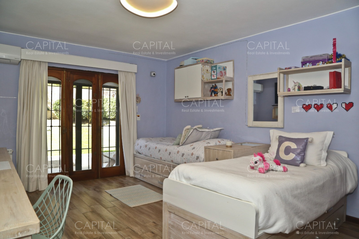 Casa ID.35079 - Casa en venta en Playa Mansa, Punta del Este.
