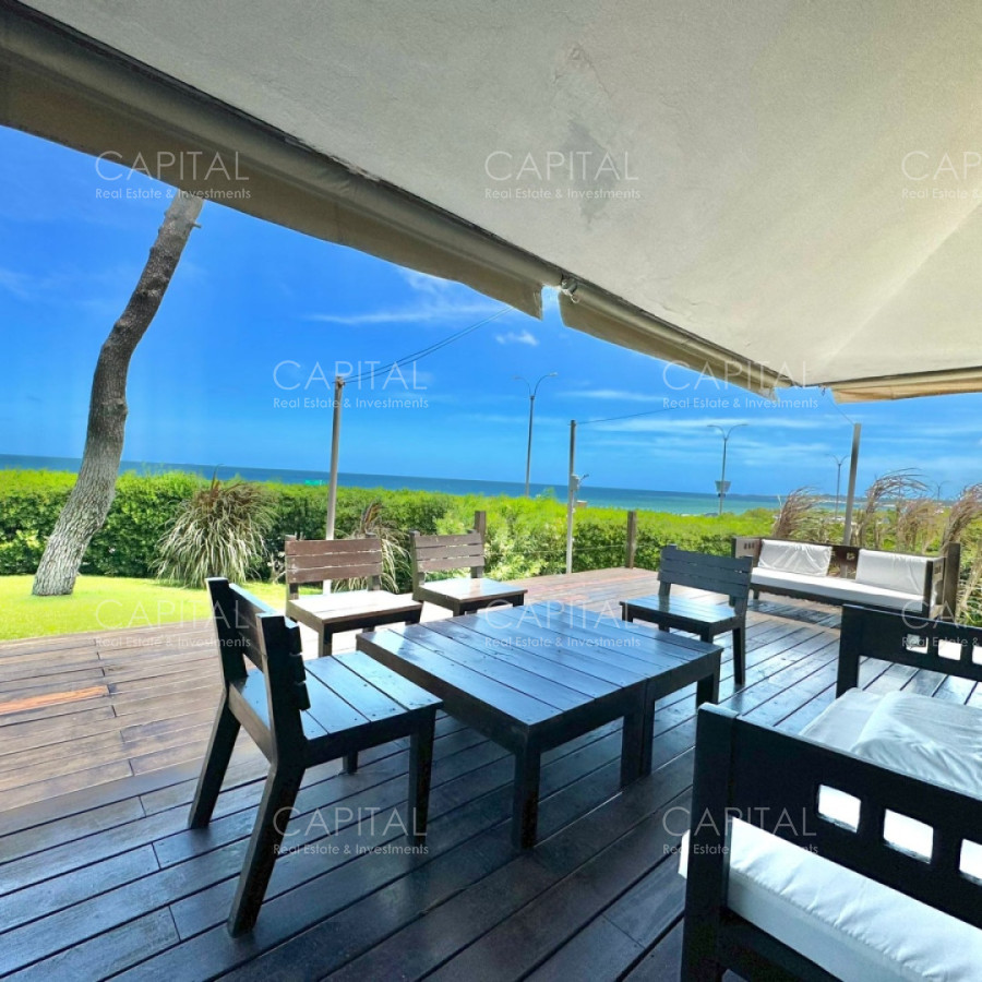 Casa ID.30729 - Casa en Venta Playa Mansa Frente al Mar Cuatro Dormitorios