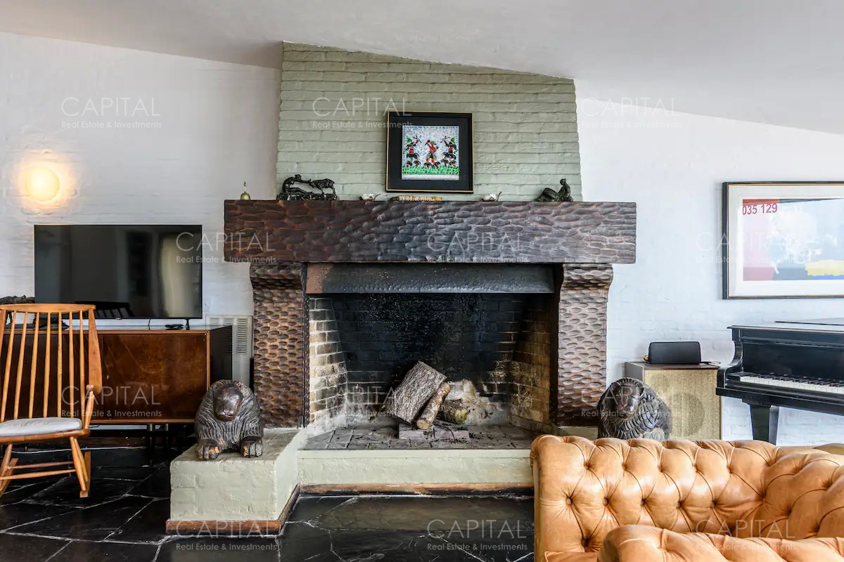 Casa ID.33629 - Casa de seis dormitorios en primera linea frente al mar en Península de Punta del Este
