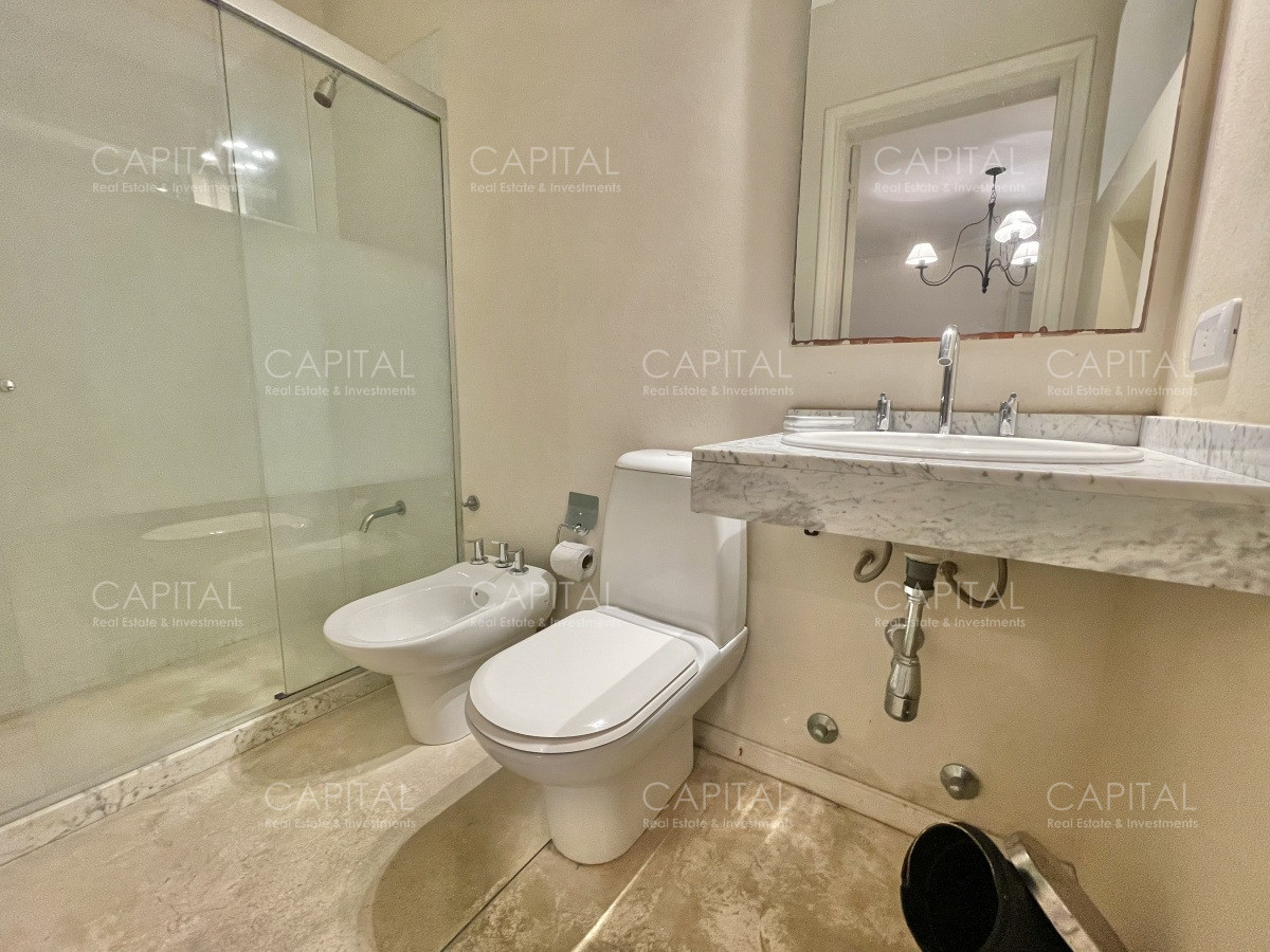 Casa ID.39115 - Casa en Venta de Cuatro Dormitorios  en Lugano 