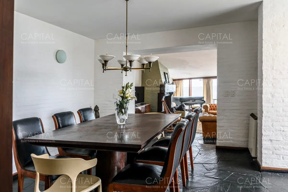 Casa ID.33629 - Casa de seis dormitorios en primera linea frente al mar en Península de Punta del Este