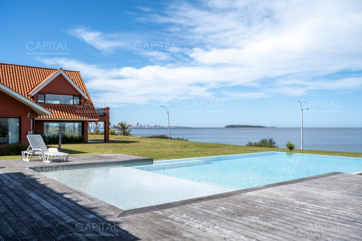 Exclusiva Casa Frente al Mar en Parada 28 de Playa Mansa, foto 1
