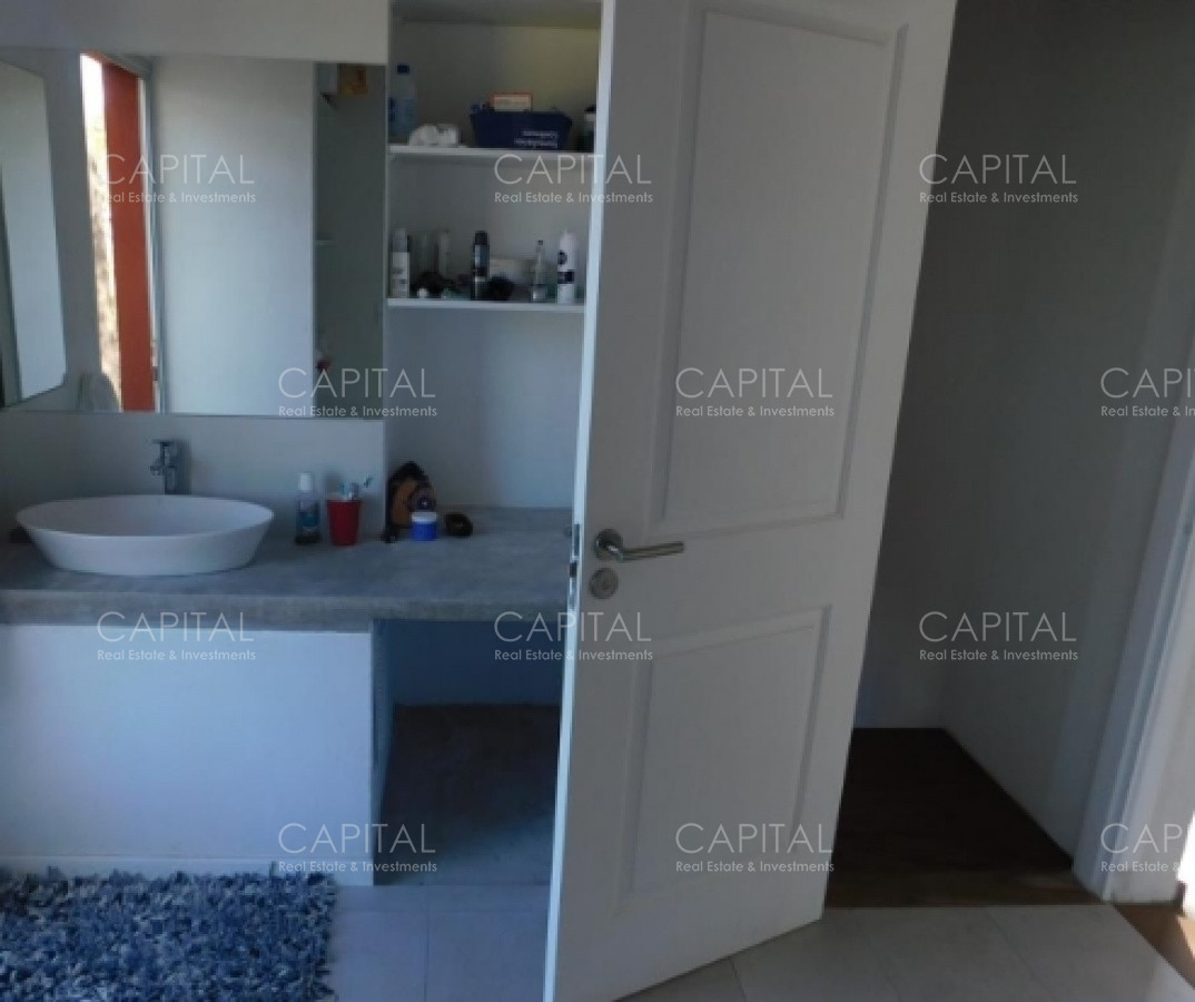 Casa ID.30088 - Muy buena casa en venta Construcción de muy buena calidad con pisos en porcelanato símil hormigón