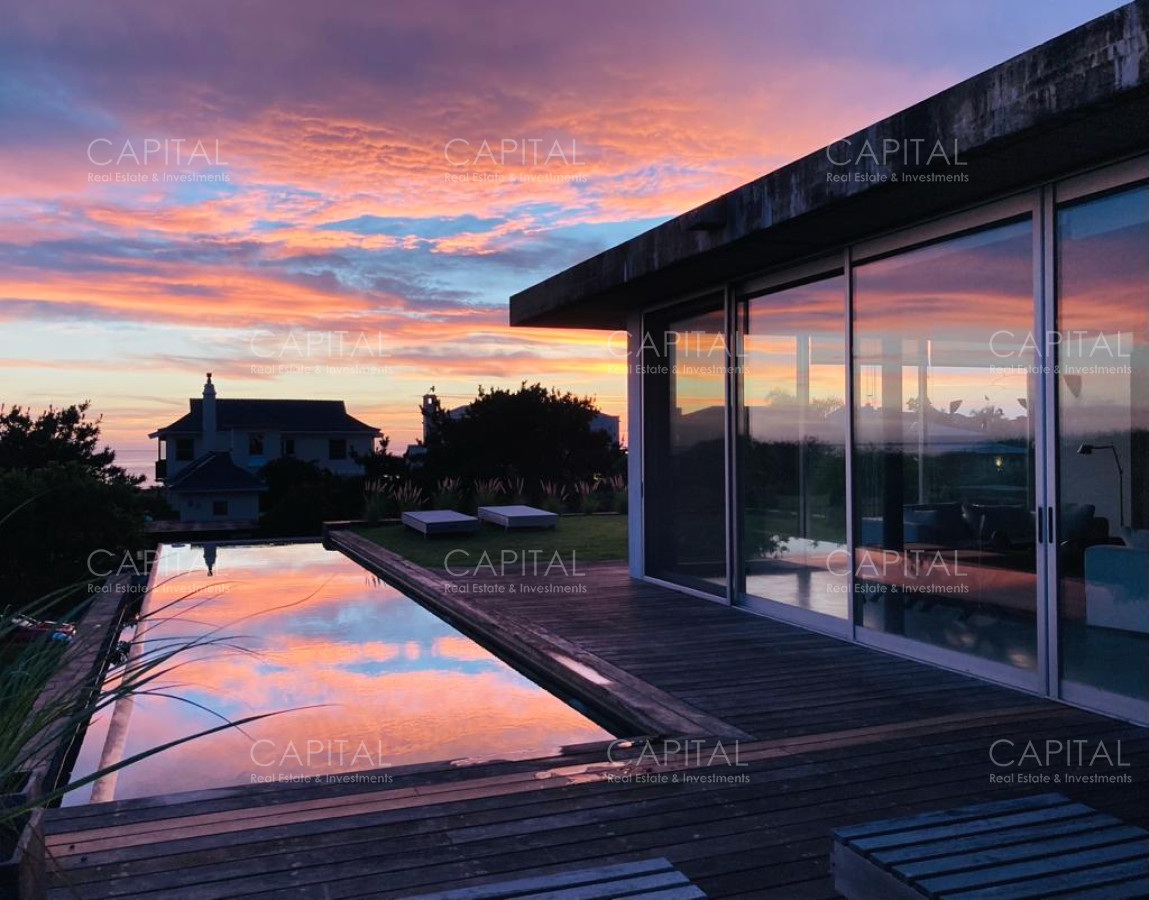Moderna Casa Frente al Mar en Venta Tio Tom Solanas Punta Ballena Punta del Este - CCP32342C