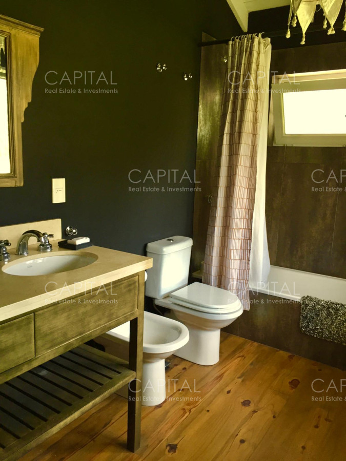 Casa ID.25894 - Espectacular casa en La Barra con gran parque con divina vista al  bosque  