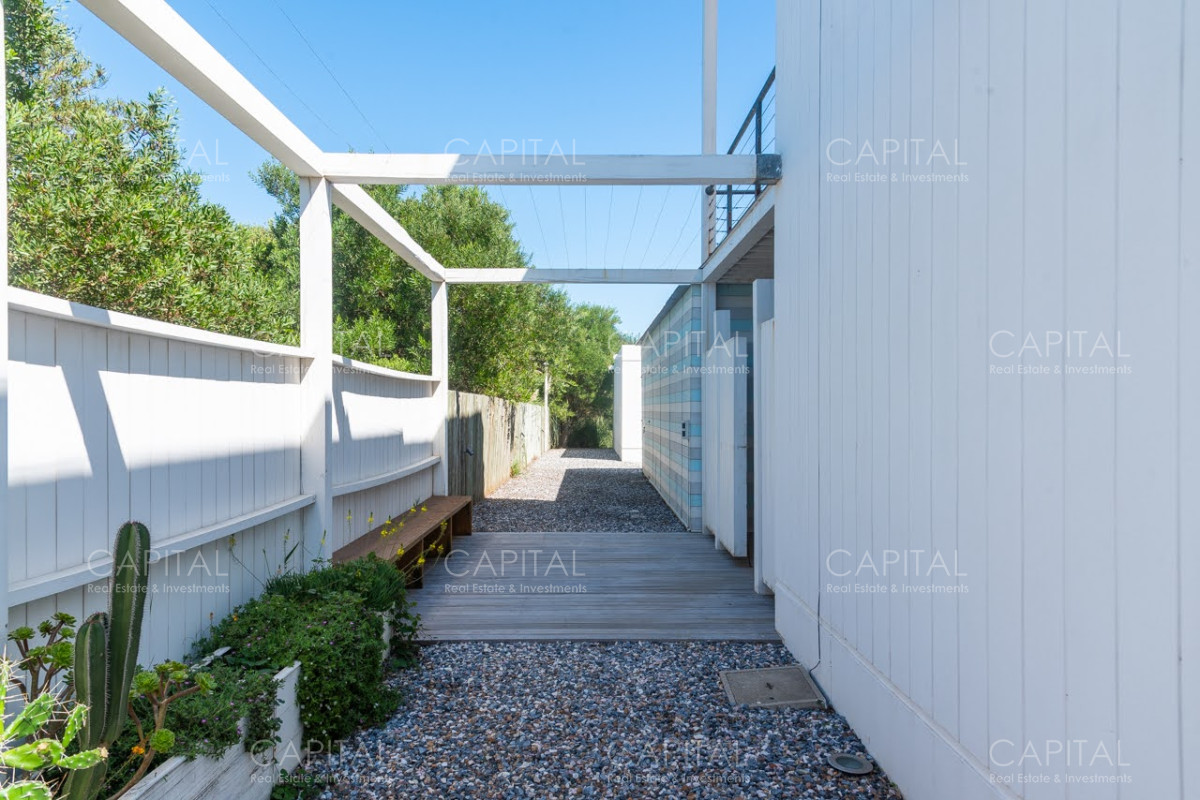 Casa ID.34500 - Casa en Venta De  Cuatro Dormitorios mas Dependencia en Jose Ignacio 