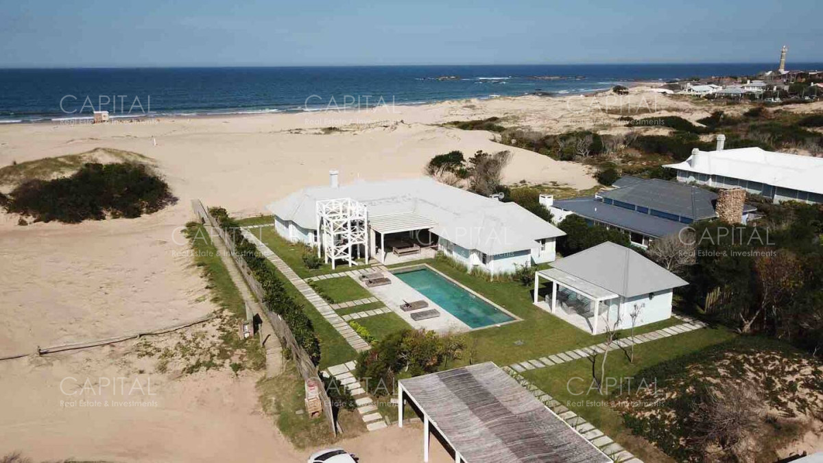 Casa ID.38582 - Casa primera fila en Barrio Club del Mar en Jose Ignacio