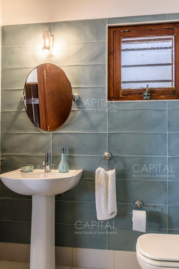 Casa ID.33629 - Casa de seis dormitorios en primera linea frente al mar en Península de Punta del Este