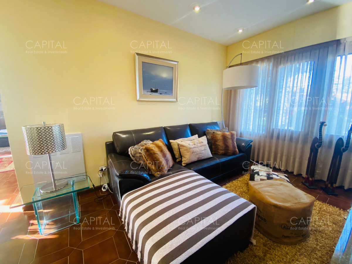 Casa ID.32412 - Residencia de Seis Dormitorios más Dependencia en Barrio Cantegril