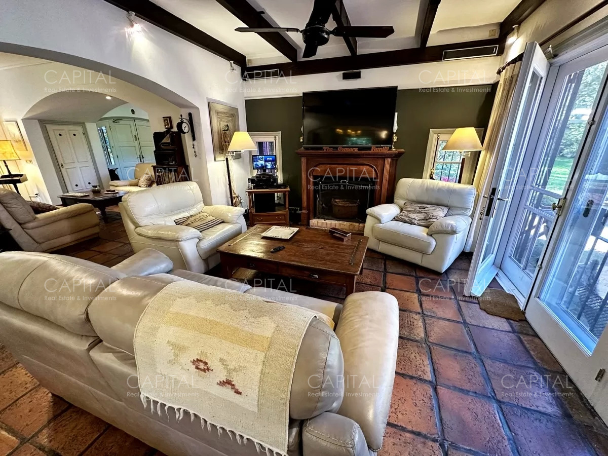 Casa ID.35081 - Casa  en Venta Playa Mansa en venta a 150 metros del mar