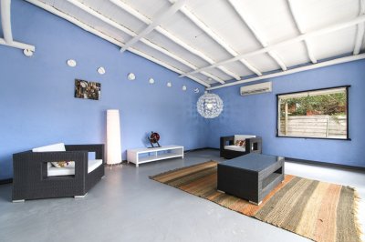 Casa de dos dormitorios con parrillero en venta en La Barra