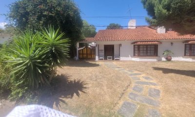 Casa de ocho dormitorios en Venta en Playa Mansa
