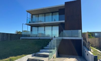 Lujosa casa a estrenar- primera línea de la Juanita