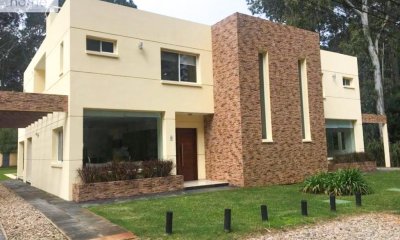 Casa alquiler de temporada solanas - piscina - Punta del Este