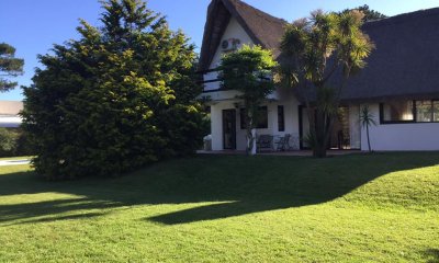 Casa en Rincón del Indio en  a pocas cuadras del Mar  playa Brava