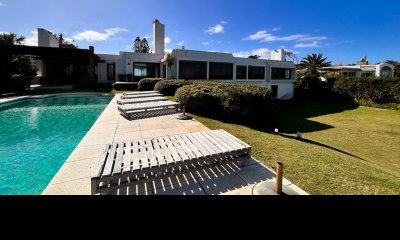 Casa sobre el Mar de Solanas Punta Ballena en Venta