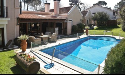 Casa en venta en Playa Mansa, Punta del Este.