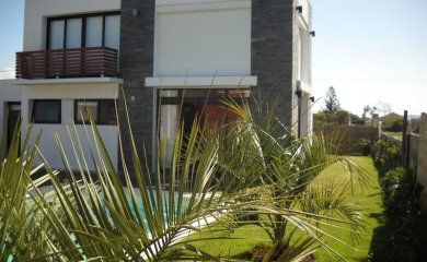 Moderna Casa de Tres Dormitorios en Manantiales - Blno. BsAs Punta del Este