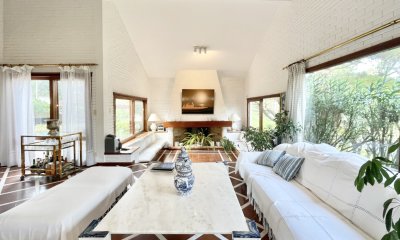 Casa en Venta de Cuatro Dormitorios , Zona Lugano, Punta del Este