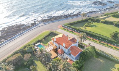 Venta de Magnífica casa en Rambla del Puerto de  Punta del Este