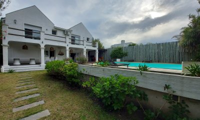 Casa Ideal en La Barra Siete dormitorios Punta del Este Posta del Cangrejo