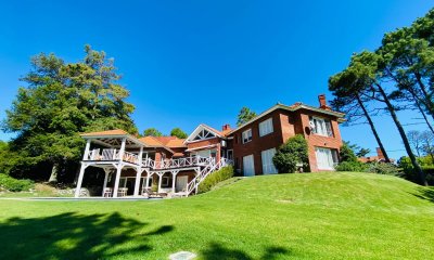 Casa en Venta Cinco Suites + Dos Dependencia de Servicio