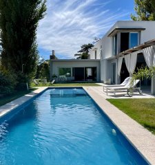 Casa en Barrio Privado Punta del Este en Venta Alquiler de Temporada