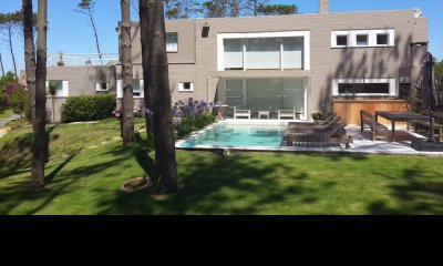 Excelente casa de Cinco Dormitorios en Laguna Blanca