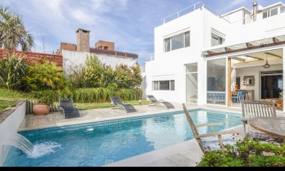 Casa en Venta Frente al Mar de Playa Mansa