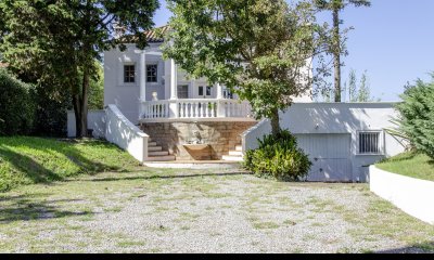 Casa en Venta de Tres Dormitorios en Playa Mansa