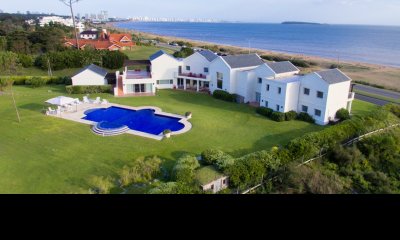 Imponente Residencia frente a Playa Mansa, Punta del Este.