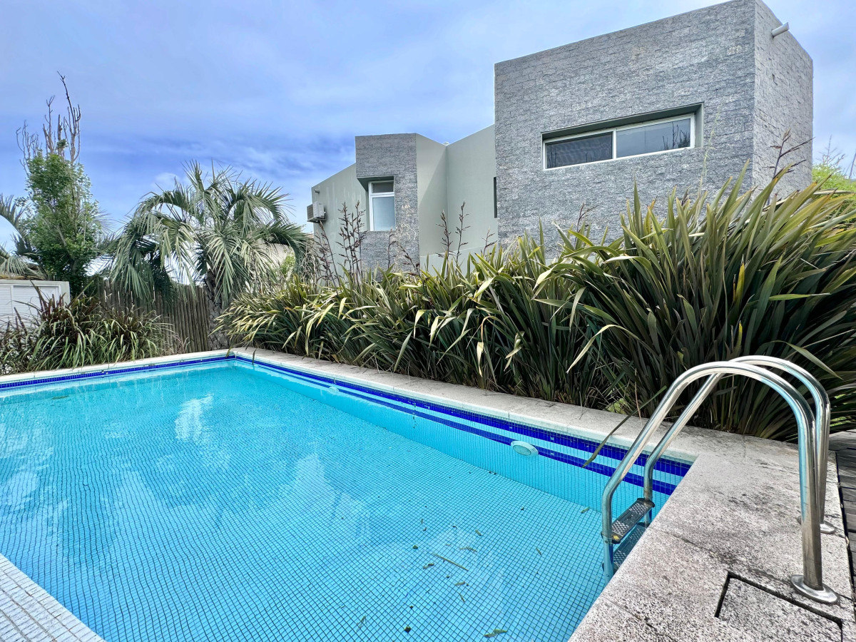 Casa en Venta de 5 Dormitorios en Manantiales
