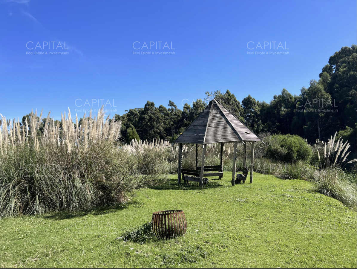 Chacra ID.38273 - Chacra de siete dormitorios en venta en Manantiales