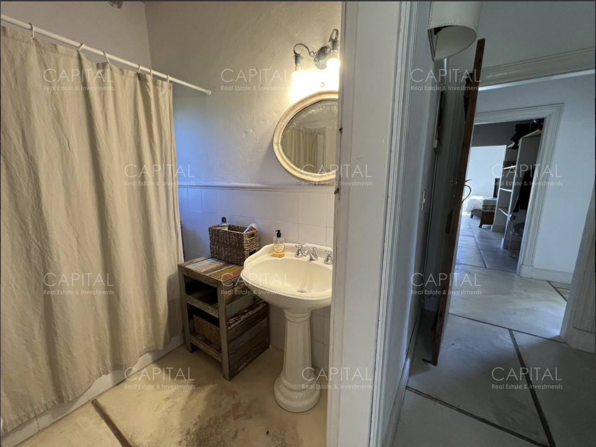 Chacra ID.38273 - Chacra de siete dormitorios en venta en Manantiales