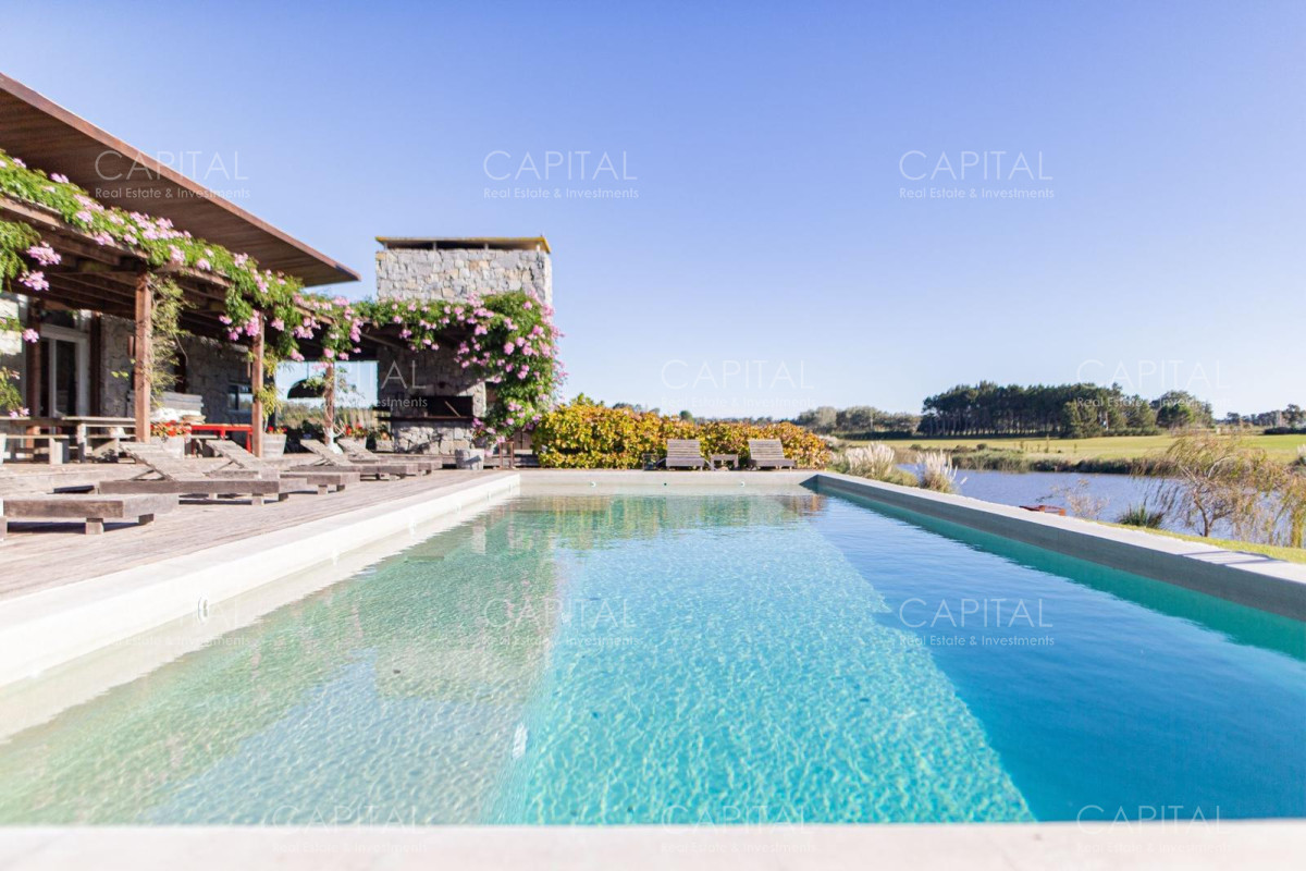 Chacra ID.36127 - Venta de Chacra con Casa en La Barra de Punta del Este