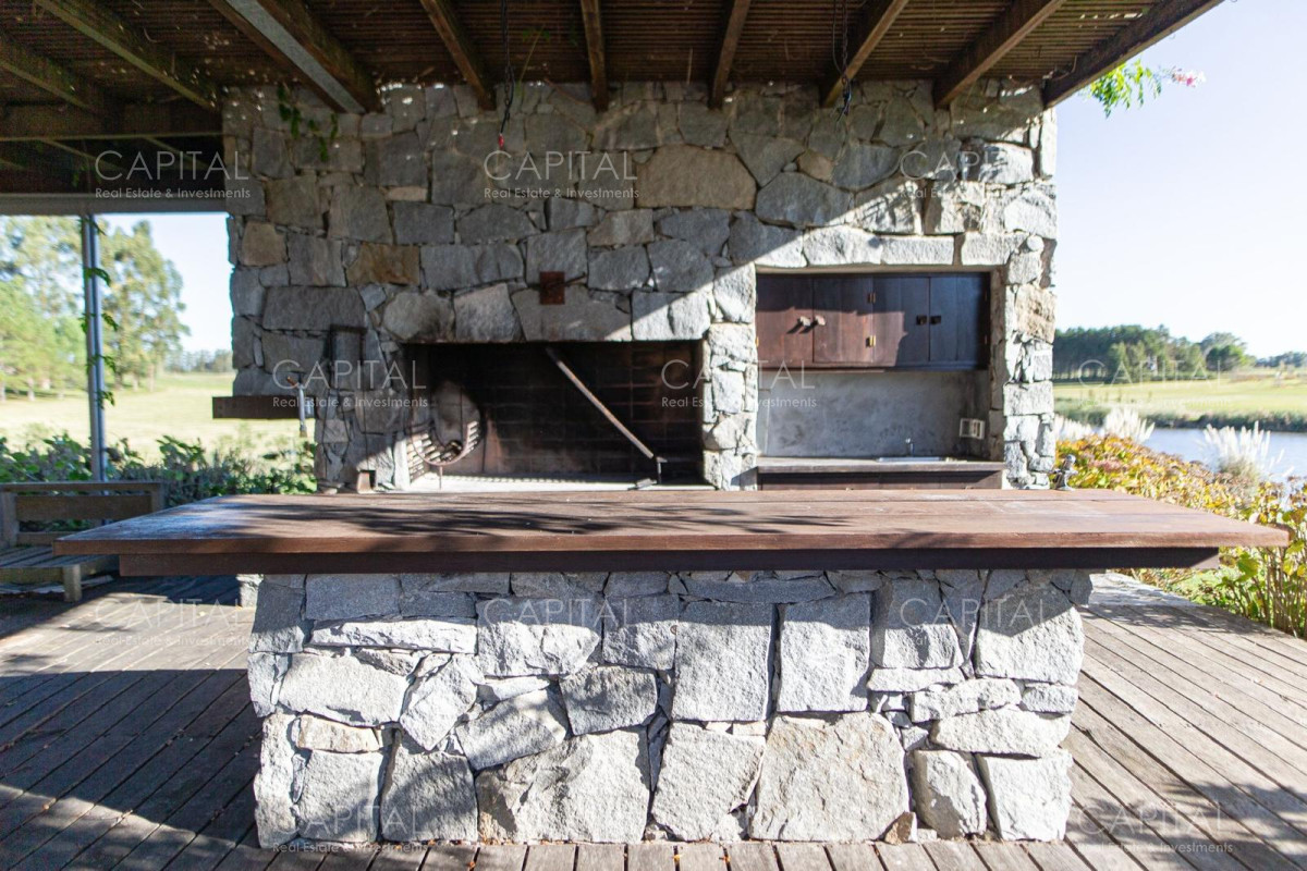 Chacra ID.36127 - Venta de Chacra con Casa en La Barra de Punta del Este