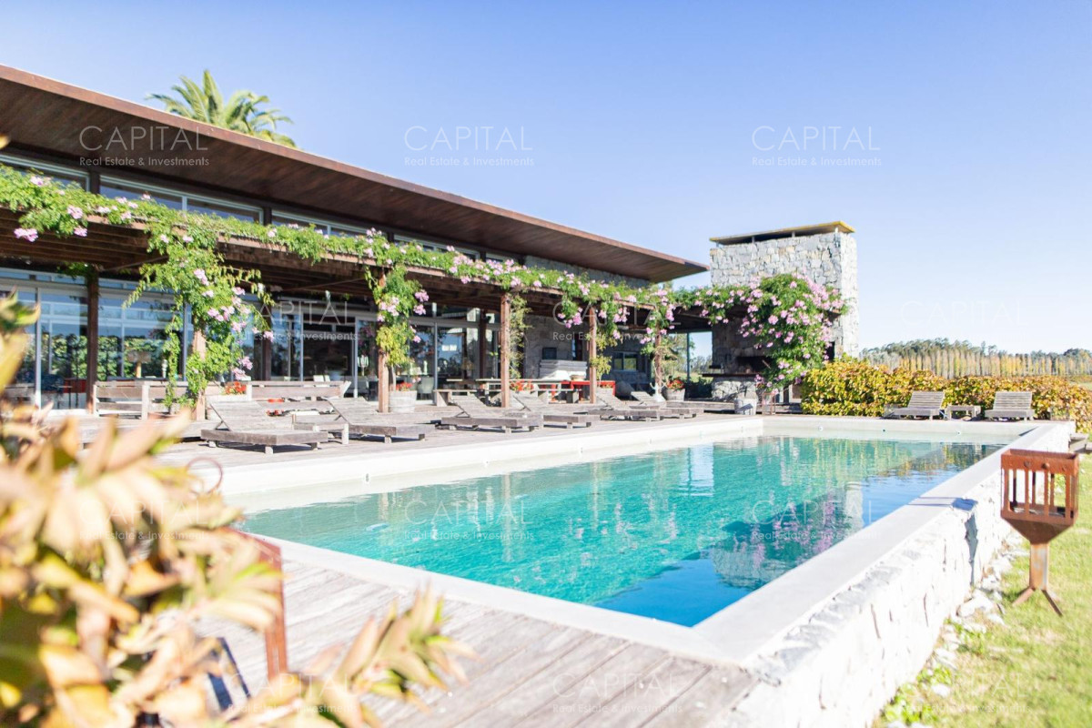 Chacra ID.36127 - Venta de Chacra con Casa en La Barra de Punta del Este