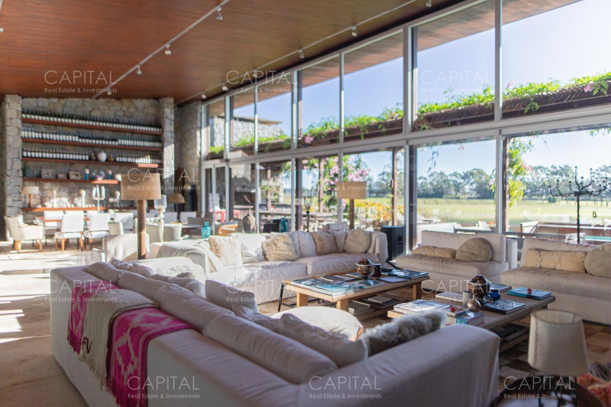 Chacra ID.36127 - Venta de Chacra con Casa en La Barra de Punta del Este