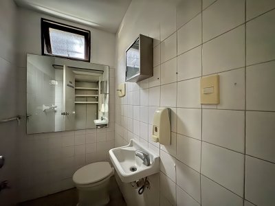 local comercial en venta en avenida italia punta del este - ccp38425l