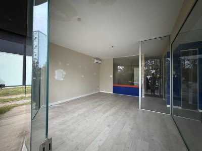 local comercial en venta en avenida italia punta del este - ccp38425l