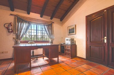 excelente local en venta en inmejorable ubicación punta del este - ccp33375l