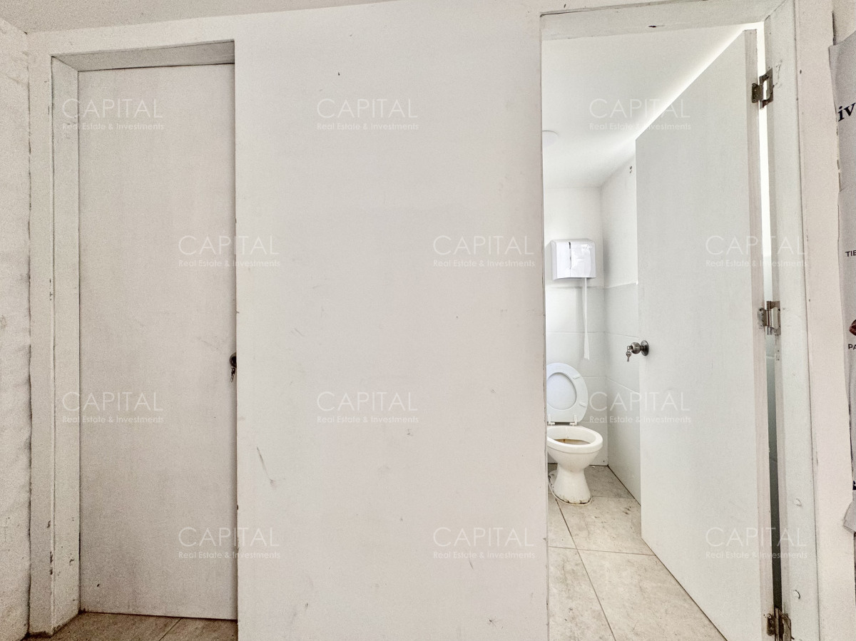 Local Comercial ID.33868 - Local comercial en alquiler anual sobre avenida principal, Punta del Este.