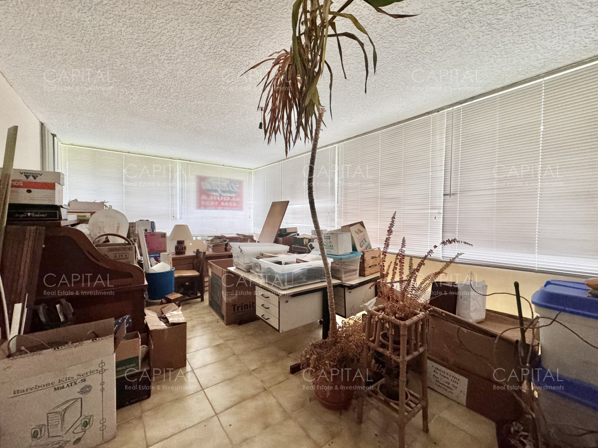 Local Comercial ID.38360 - Oficina en Alquiler en Punta del Este Playa Brava