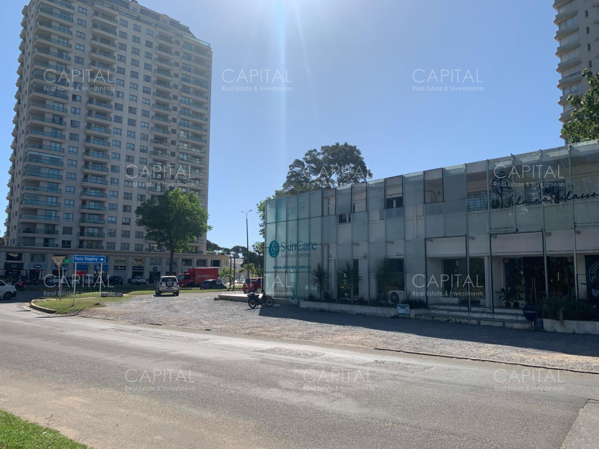 Local Comercial ID.37808 - Local en Venta sobre Pedragosa Sierra y Av Roosevelt