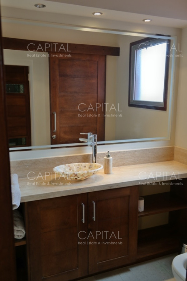 Local Comercial ID.27843 - Oficina Premium en Península de Punta del Este