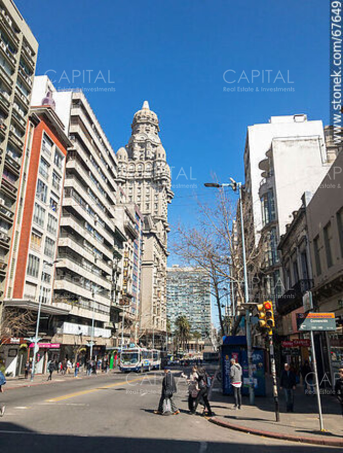 Local Comercial ID.38954 - Locales en Alquiler Sobre Avenida 18 de Julio