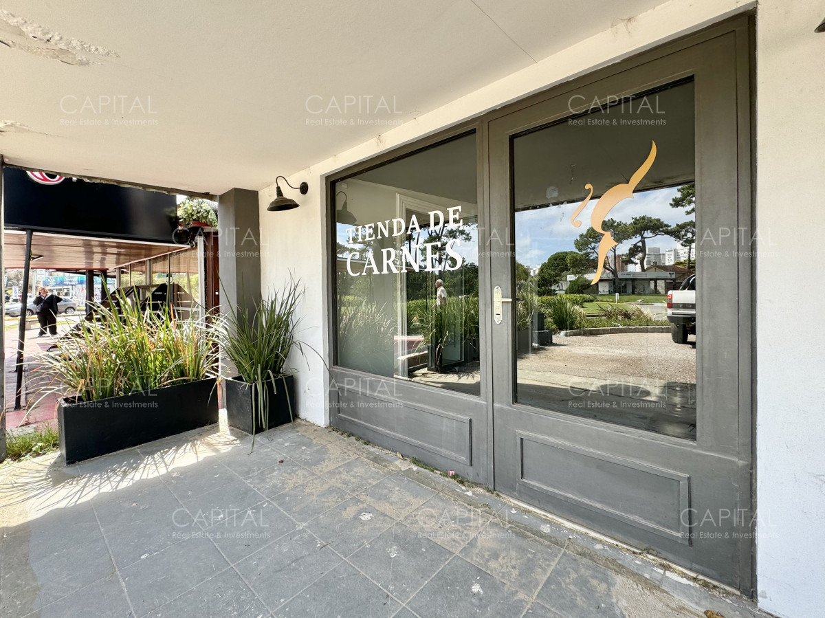 Local Comercial ID.33868 - Local comercial en alquiler anual sobre avenida principal, Punta del Este.
