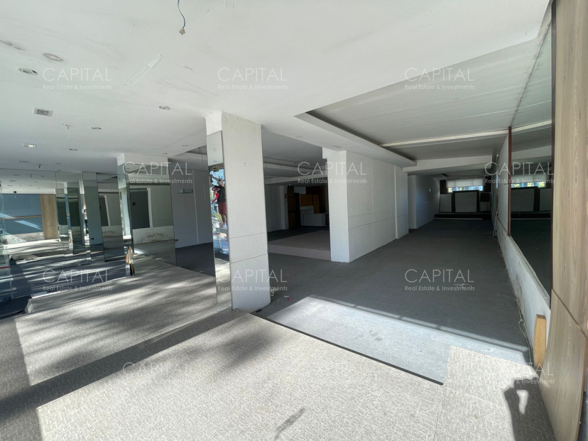 Local Comercial ID.39861 - Gran Local en Avenida Italia