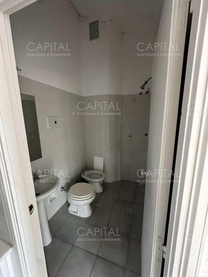 Local Comercial ID.40501 - Oficina en alquiler anual zona Peninsula de Punta del Este.